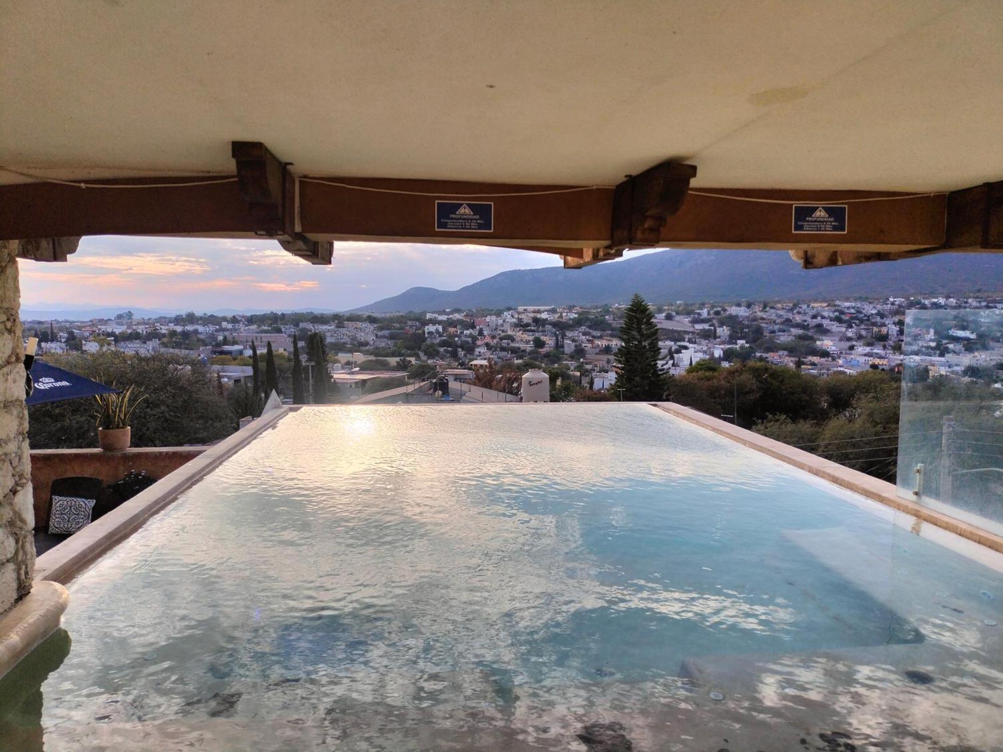 Hotel Villa Penasco Bernal Bagian luar foto