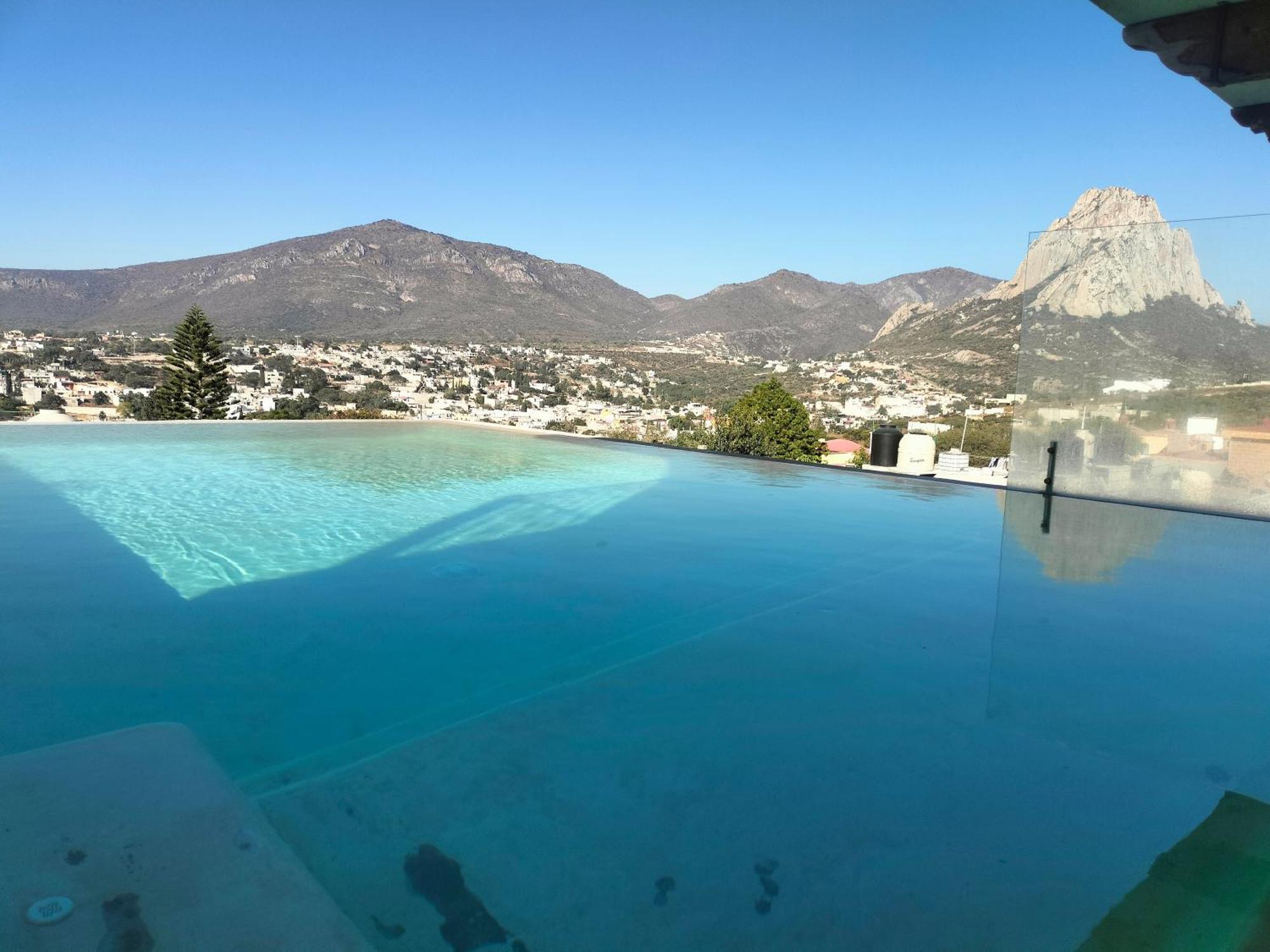 Hotel Villa Penasco Bernal Bagian luar foto